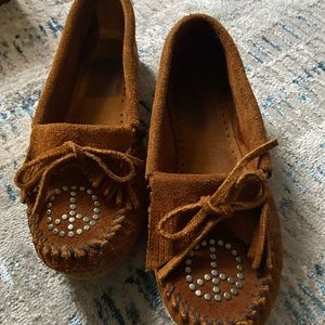 Minnetonka Suede Peace Studfed Moccasins.  GUC Size 6 1/2